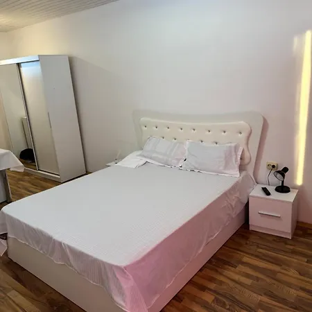 Cu Garsoniere Apartment Bucharest